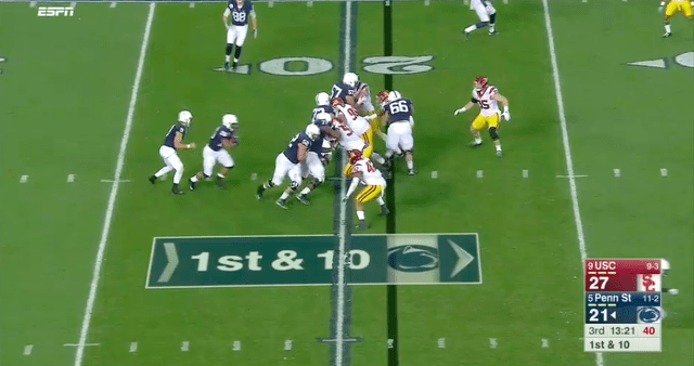 Saquon Barkley takes off for 15-yard run