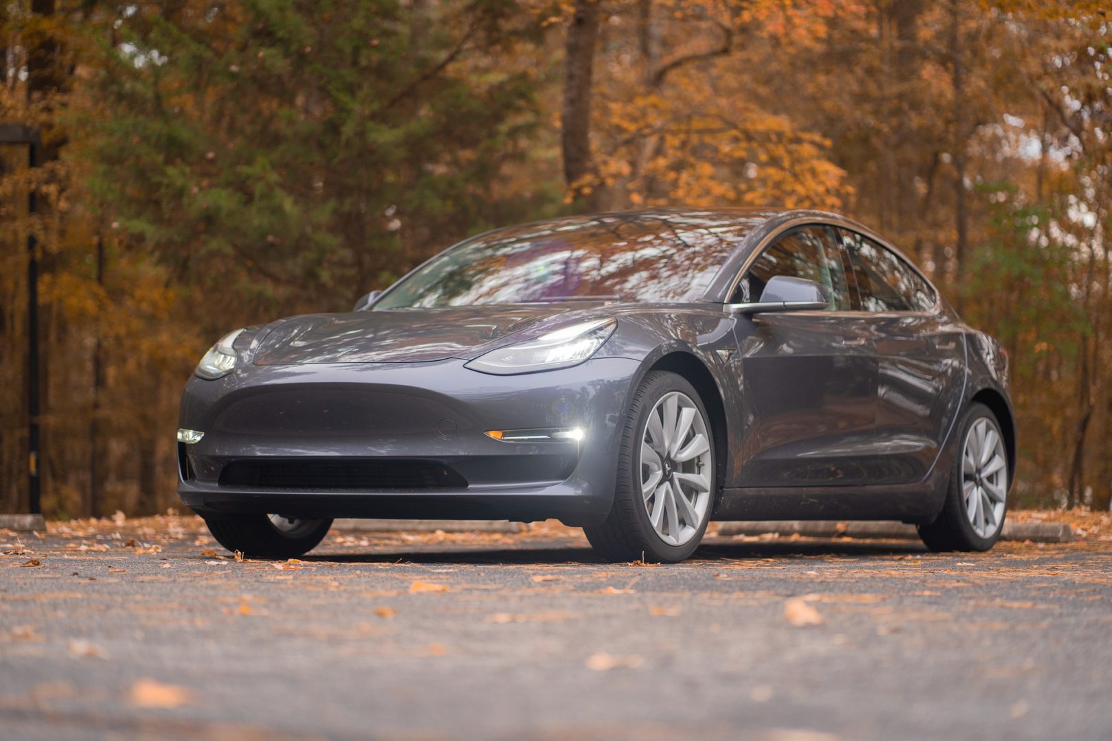 Tesla owner catches vandal on camera keying his Model 3 Tesla