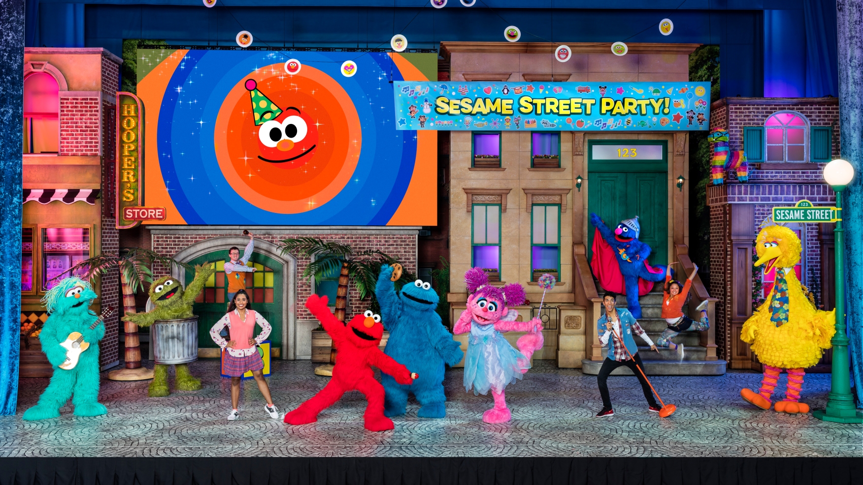 sesame street live        
        <figure class=